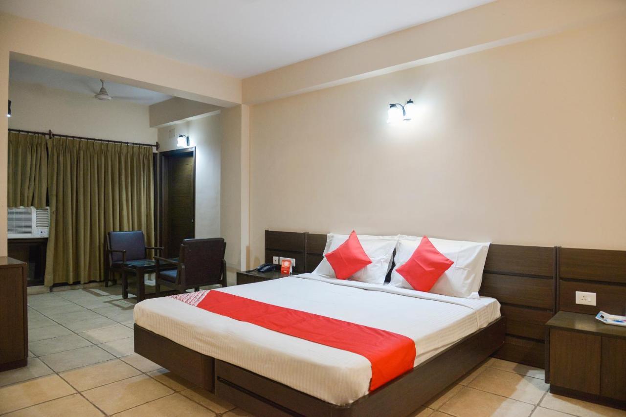 Oyo 15149 Hotel Ajoy Minar Mandarmani Exterior foto